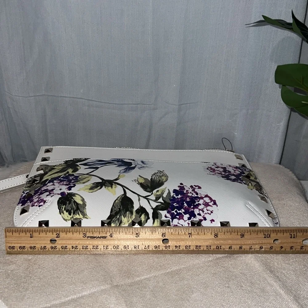 White House Black Market White Floral Studded Wristlet- No Tags but Never Used! - Picture 5 of 9